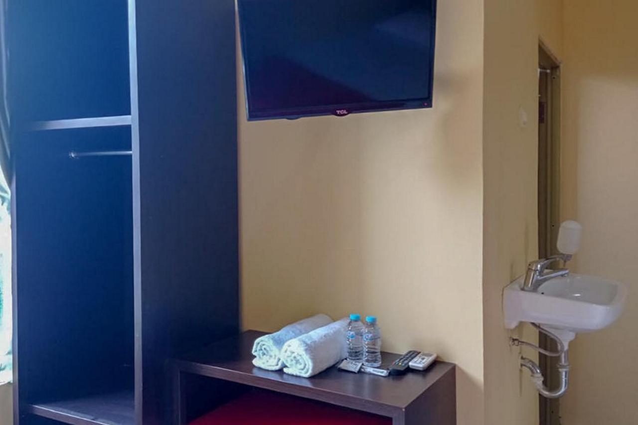 Rama Shinta Homestay Near Gembira Loka Zoo Redpartner Yogyakarta Exterior foto